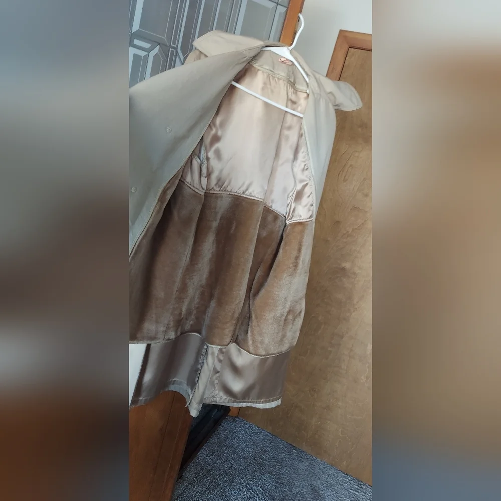 Trenchcoat Raincoat - Picture 6 of 14